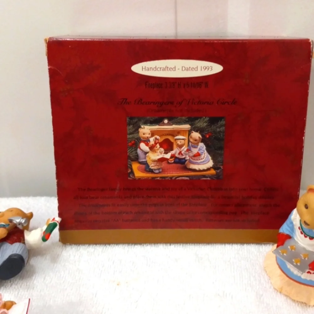 Hallmark 1993 Bearingers Family lighted tabletop display.